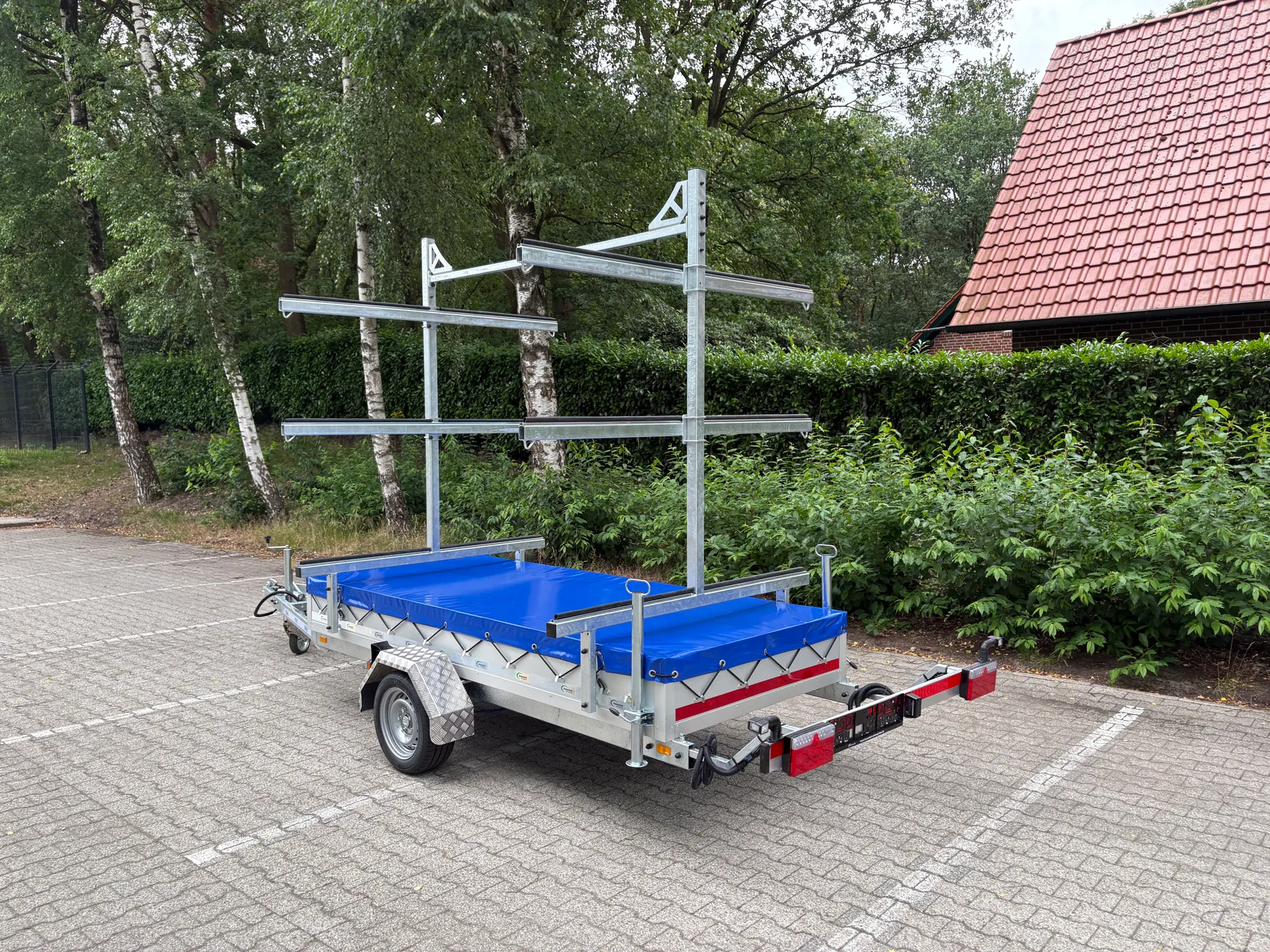 Kanuanhänger 1.500 kg mit großer Transportbox