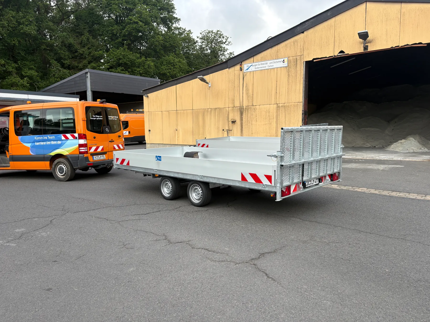 Maschinentransporter 3.500 kg mit kippbarer Ladefläche